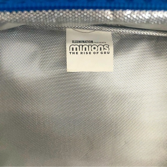 Minion The Rise of Gru Lunch Tote Kids Insulated Lunch Bag Pockets NWOT - Picture 8 of 11